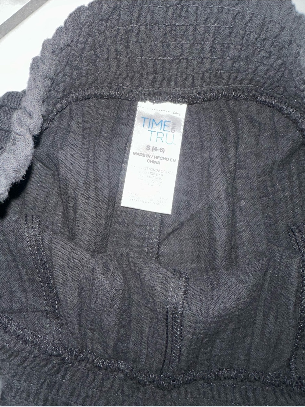 Time and Tru Black Elastic-Waist Relaxed Jogger Pants - Picture 4 of 4
